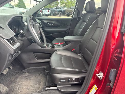 Used 2024 GMC Terrain SLT w/ Infotainment Package II AWD/4WD image 3