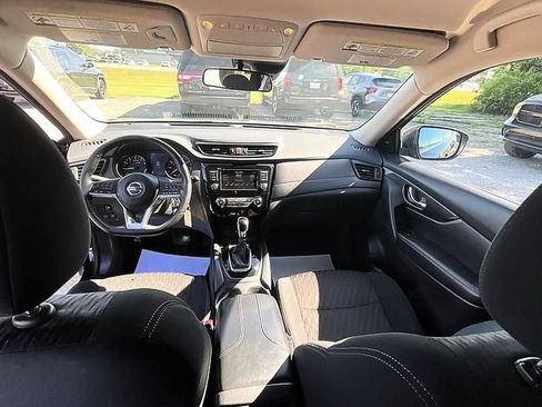 Used 2019 Nissan Rogue S w/ Special Edition Package FWD image 30