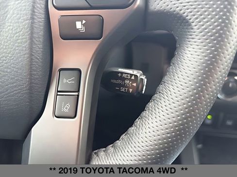 Used 2019 Toyota Tacoma TRD Off-Road image 21