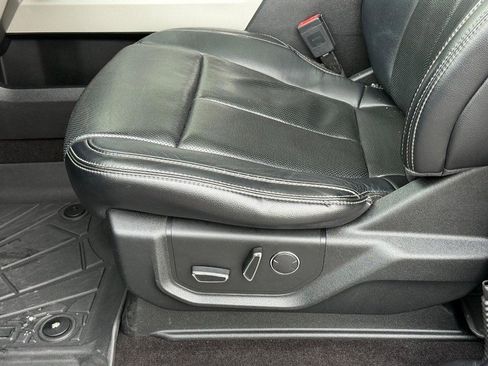 Certified 2018 Ford F150 Lariat w/ Equipment Group 502A Luxury image 21