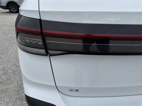 Used 2025 Volkswagen Taos SE image 36