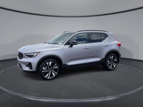 Used 2026 Volvo XC40 B5 Ultra w/ Climate Package AWD/4WD image 5