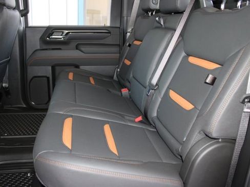 Used 2025 GMC Sierra 2500 AT4 w/ AT4 Premium Plus Package AWD/4WD image 28