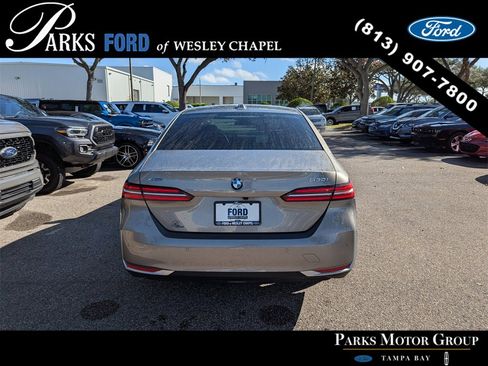 Used 2025 BMW 530i xDrive w/ Premium Package image 6