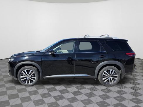 Used 2022 Nissan Pathfinder Platinum w/ Lighting Package (N92) AWD/4WD image 15