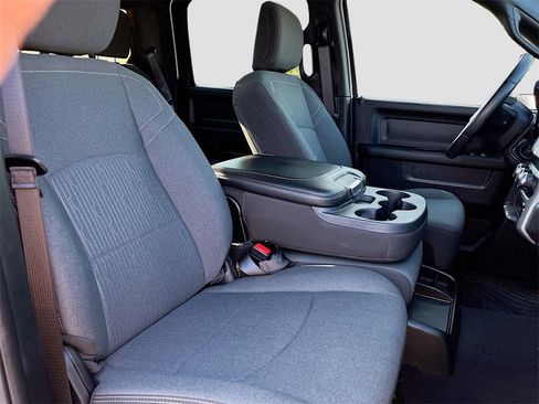 Used 2024 RAM 3500 Tradesman w/ Chrome Appearance Group image 26