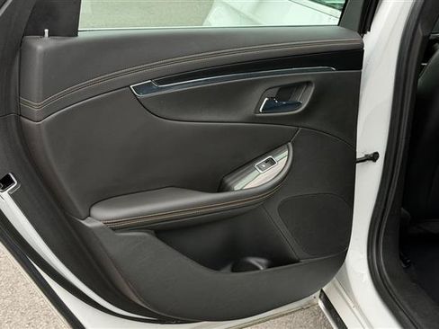 Used 2018 Chevrolet Impala LT w/ LT Leather Package FWD image 41