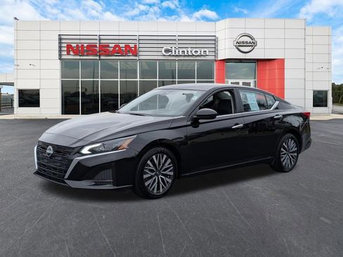 Certified 2025 Nissan Altima 2.5 SV image 7