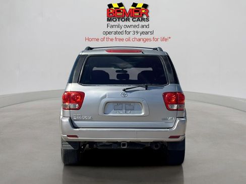 Used 2005 Toyota Sequoia SR5 image 4