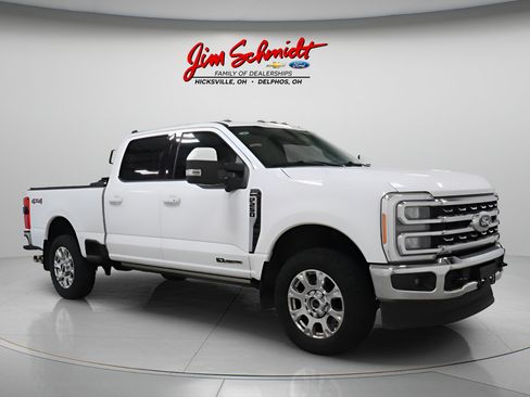 Used 2023 Ford F250 Lariat AWD/4WD image 2