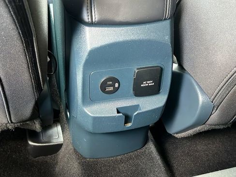 Certified 2024 Ford Maverick XLT w/ XLT Luxury Package FWD image 9