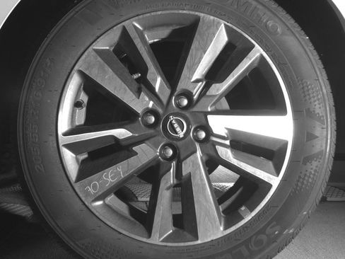 Used 2025 Nissan Versa SV FWD image 14