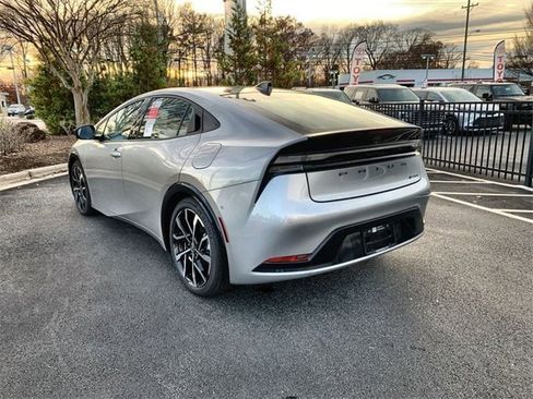 New 2025 Toyota Prius Plug-In Hybrid image 6