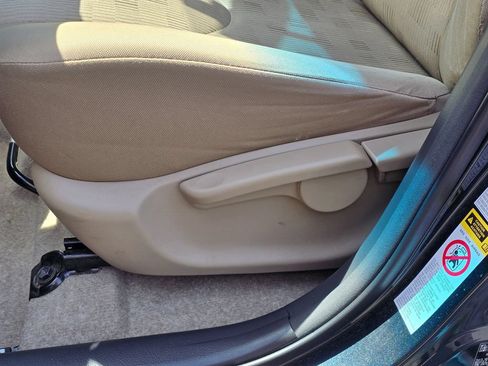 Used 2010 Toyota RAV4 4WD image 12