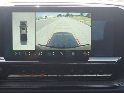 Used 2022 Chevrolet Silverado 1500 ZR2 AWD/4WD image 9