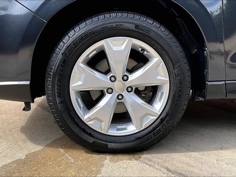 Used 2015 Subaru Forester 2.5i Premium w/ Popular Package #1 AWD/4WD image 9