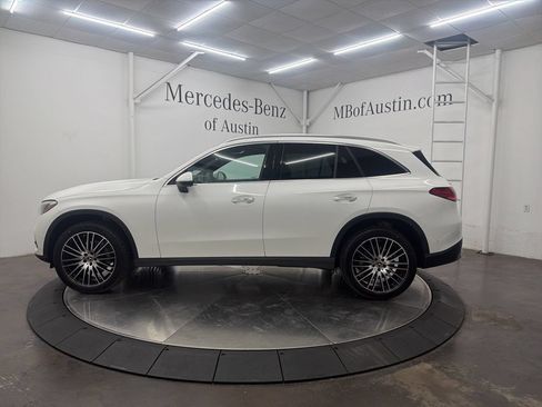 Used 2026 Mercedes-Benz GLC 300 image 4