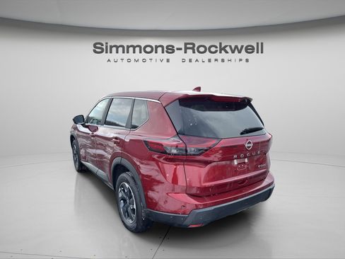 Used 2024 Nissan Rogue SV image 5