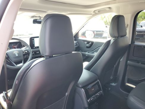 New 2026 Lincoln Aviator AWD image 24