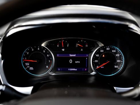 Used 2021 Chevrolet Traverse LT image 15