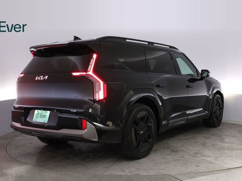 Used 2024 Kia EV9 GT-Line image 3