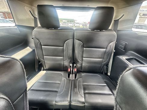 Used 2021 GMC Acadia Denali w/ Denali Ultimate Package AWD/4WD image 19