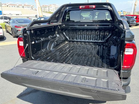 Used 2025 GMC Canyon AT4 w/ Nightfall Edition AWD/4WD image 39