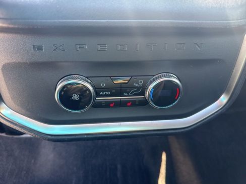 Used 2025 Ford Expedition Platinum w/ Stealth Performance Package image 16