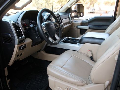 Used 2018 Ford F250 Lariat w/ Lariat Ultimate Package image 22