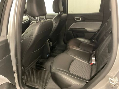 Used 2023 Jeep Compass Latitude w/ Convenience Group AWD/4WD image 33