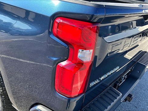 Used 2021 Chevrolet Silverado 1500 RST image 34
