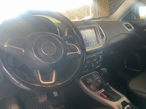Used 2018 Jeep Compass Latitude w/ Popular Equipment Group AWD/4WD image 4