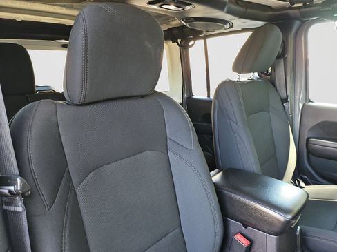 Used 2018 Jeep Wrangler Unlimited Sport S AWD/4WD image 16