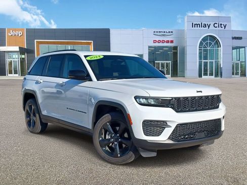 Used 2024 Jeep Grand Cherokee Altitude AWD/4WD image 1