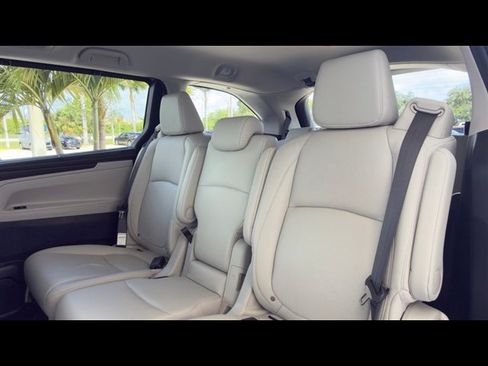 Certified 2025 Honda Odyssey EX-L image 9