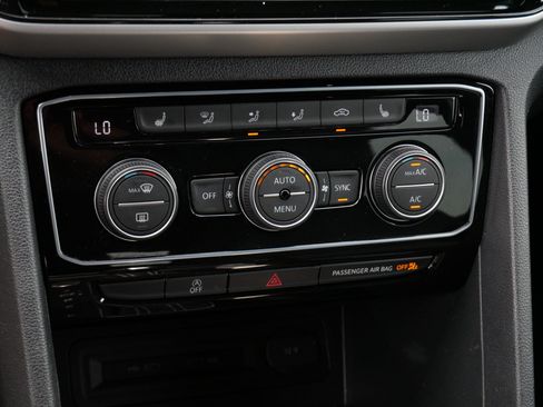 Certified 2023 Volkswagen Atlas Cross Sport SE w/ Panoramic Sunroof Package AWD/4WD image 23