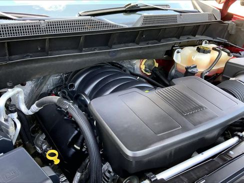 Used 2022 Chevrolet Silverado 1500 LT AWD/4WD image 32