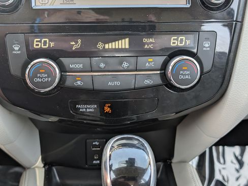 Used 2018 Nissan Rogue Sport SL w/ SL Premium Package FWD image 26