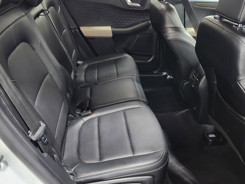 Used 2020 Ford Escape Titanium image 19