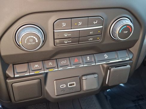 Used 2025 Chevrolet Silverado 1500 Custom Trail Boss AWD/4WD image 16