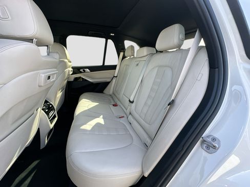 Used 2021 BMW X5 sDrive40i w/ Premium Package RWD image 25