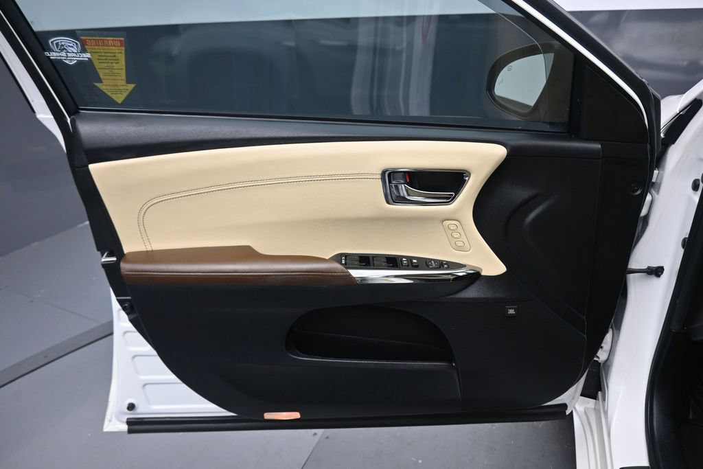 Used 2016 Toyota Avalon Limited w/ Toyota Safety Sense Package FWD image 9