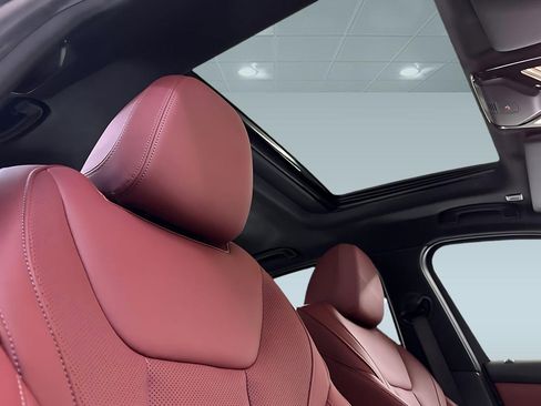 New 2026 BMW 330i Sedan w/ M Sport Package image 15