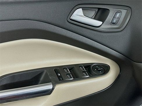 Used 2019 Ford Escape SEL image 10