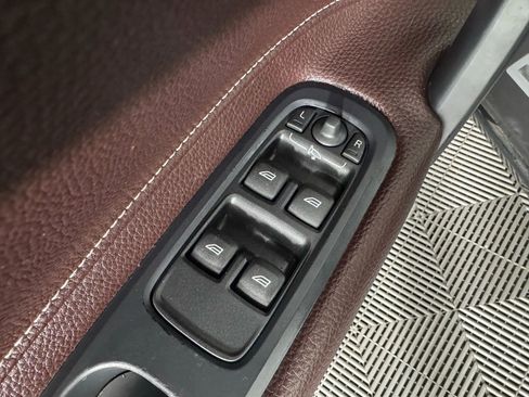 Used 2013 Volvo C70 T5 image 36