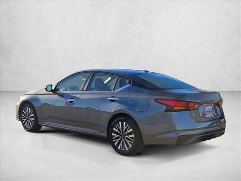 Used 2024 Nissan Altima 2.5 SV image 7