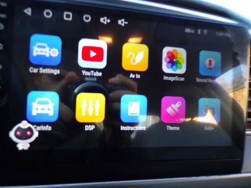 Used 2017 Hyundai Elantra SE image 38