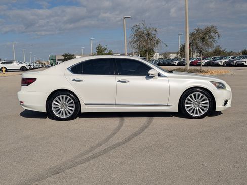 Used 2014 Lexus LS 460 AWD w/ Comfort Package image 4