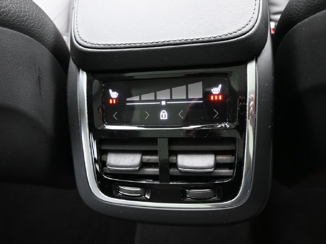 Used 2025 Volvo XC90 B6 Plus AWD/4WD image 34