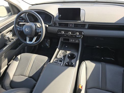 Used 2025 Honda Pilot EX-L image 24